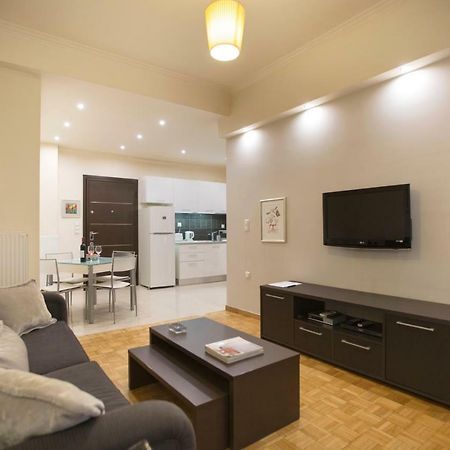 אתונה Apartment At Koukaki, 150M From The Metro By Yha מראה חיצוני תמונה